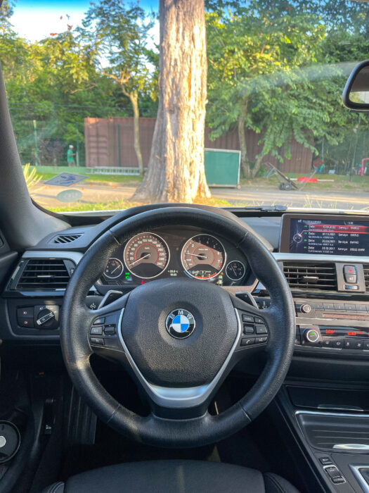 BMW 320i 2015 completo