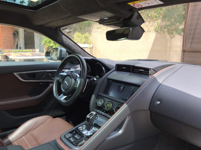 JAGUAR F-TYPE 2019 completo