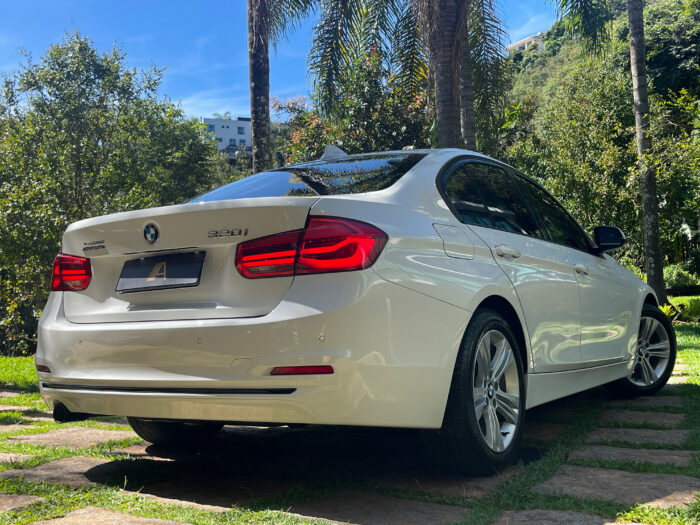 BMW 320i 2017 completo