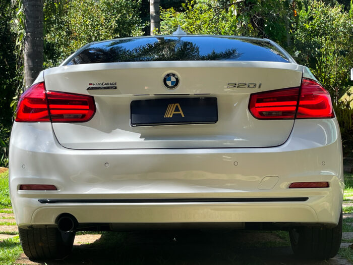 BMW 320i 2017 completo