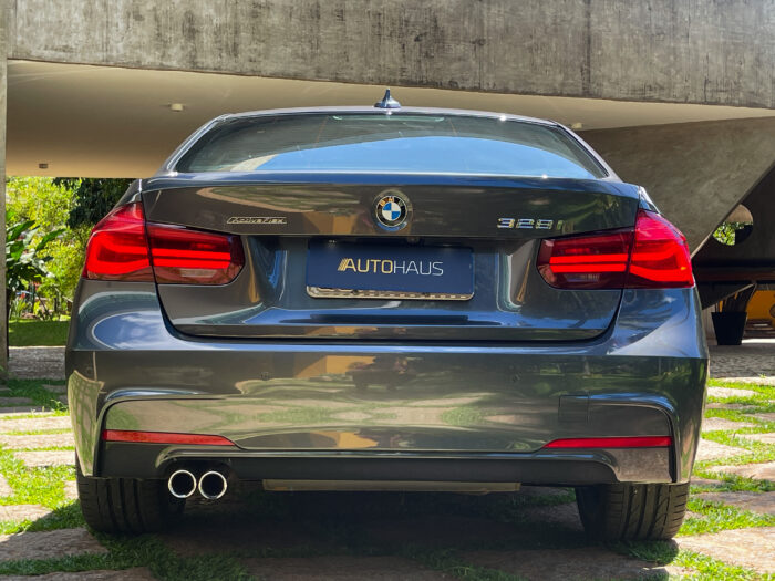 BMW 328i 2018 completo