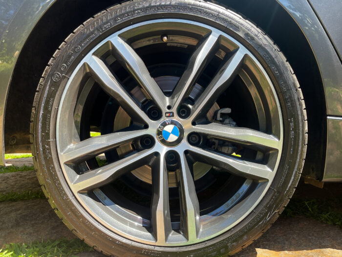 BMW 328i 2018 completo