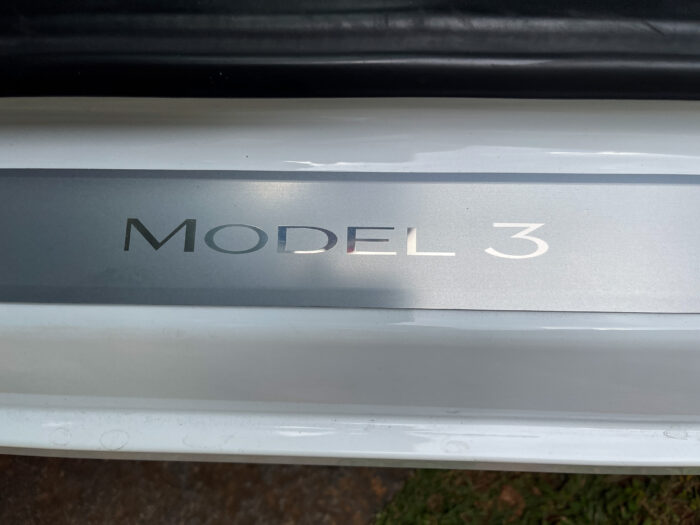 TESLA Model 3 2019 completo