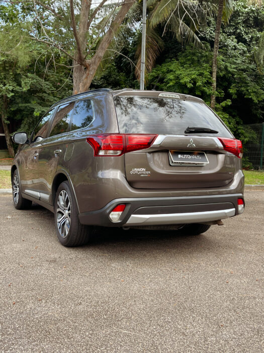 MITSUBISHI OUTLANDER 2016 completo