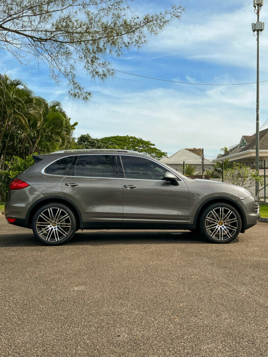 PORSCHE CAYENNE 2014 completo
