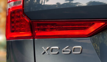 VOLVO XC60 2022 completo