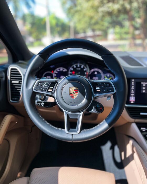 PORSCHE CAYENNE 2021 completo