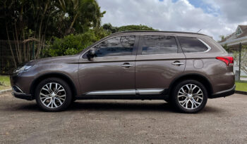 MITSUBISHI OUTLANDER 2016 completo