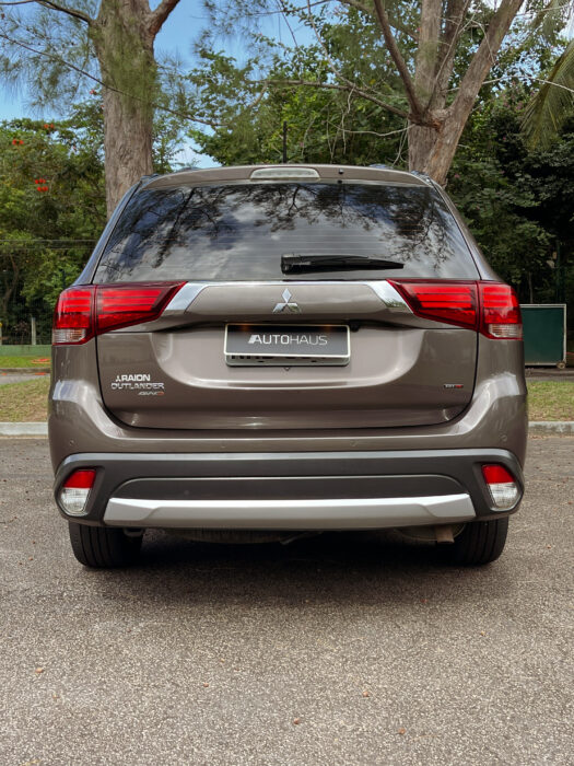 MITSUBISHI OUTLANDER 2016 completo