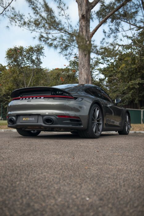 PORSCHE 911 2020 completo