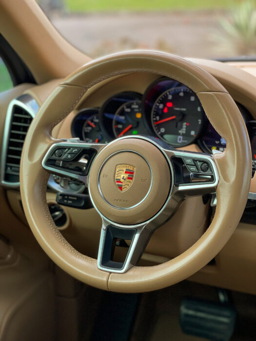 PORSCHE CAYENNE 2016 completo