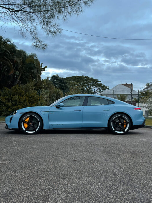 PORSCHE TAYCAN 2021 completo