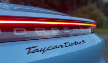 PORSCHE TAYCAN 2021 completo