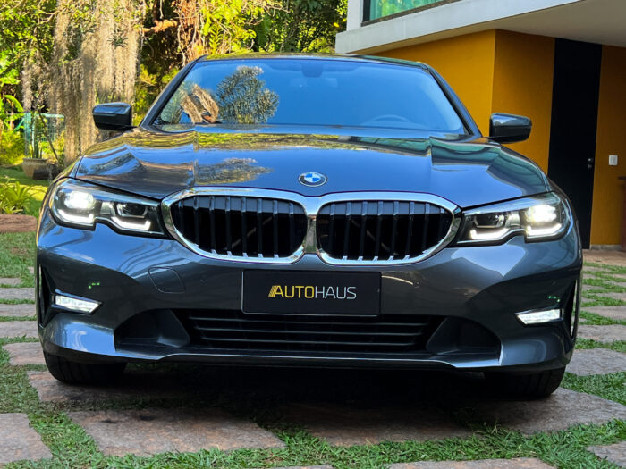 BMW 320i 2022 completo