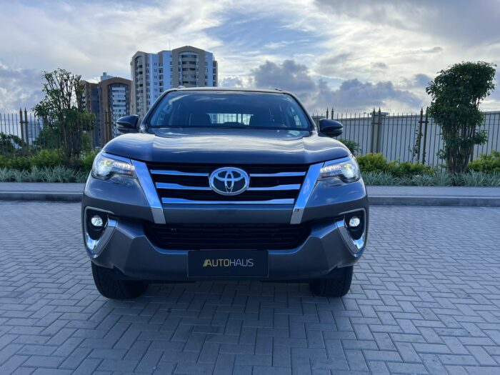 TOYOTA HILUX SW4 2019 completo