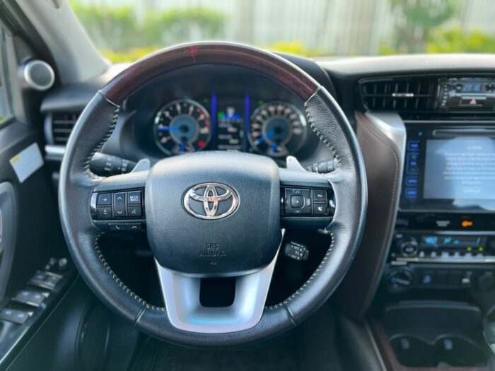 TOYOTA HILUX SW4 2019 completo