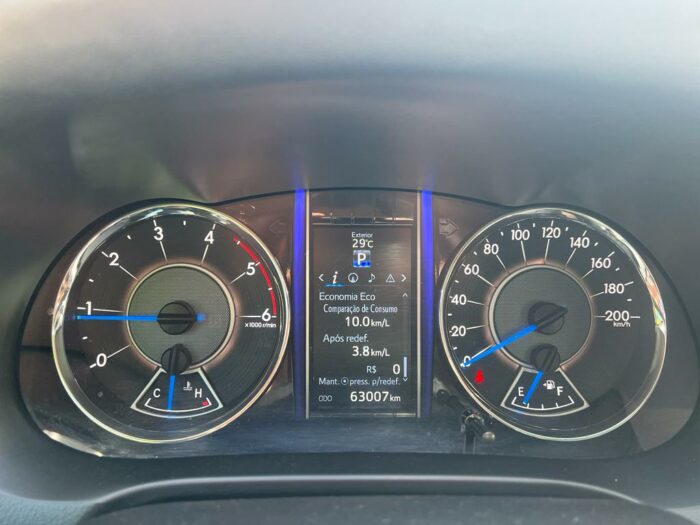 TOYOTA HILUX SW4 2019 completo