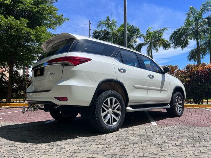 TOYOTA HILUX SW4 2019 completo