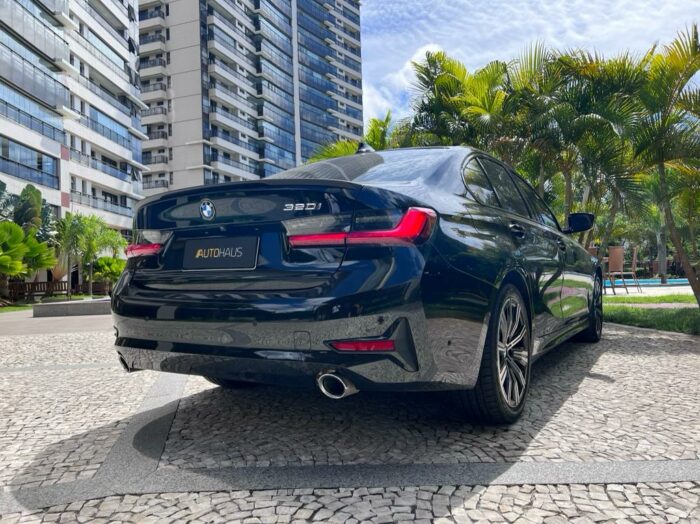 BMW 320i 2021 completo