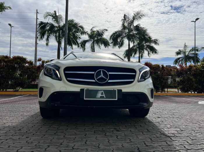 MERCEDES-BENZ GLA 200 2015 completo