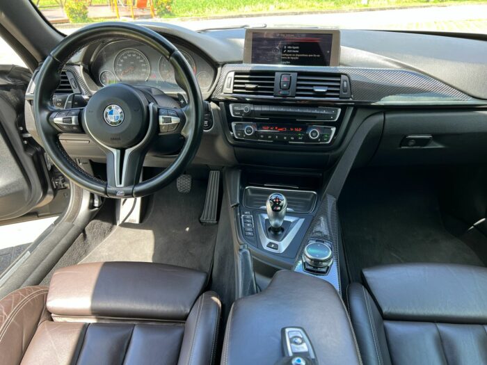 BMW M4 2016 completo