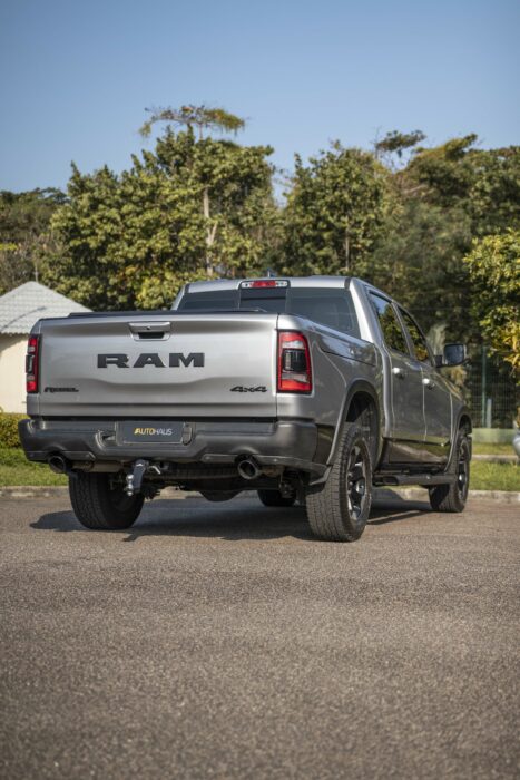 RAM 1500 2021 completo