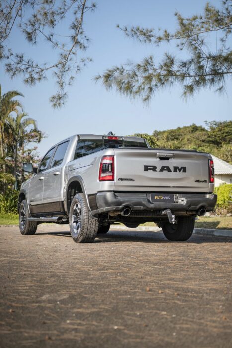 RAM 1500 2021 completo