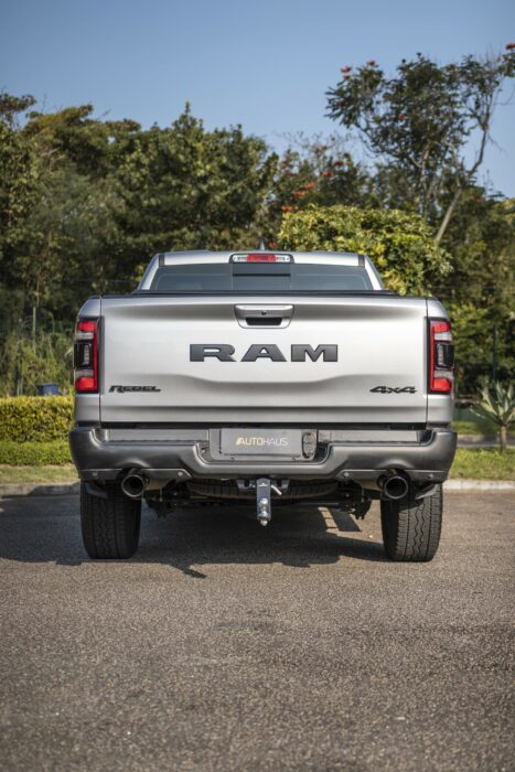 RAM 1500 2021 completo