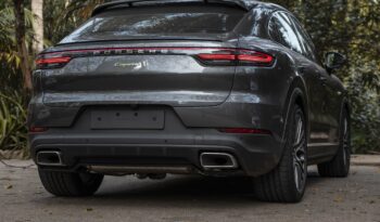 PORSCHE CAYENNE 2022 completo