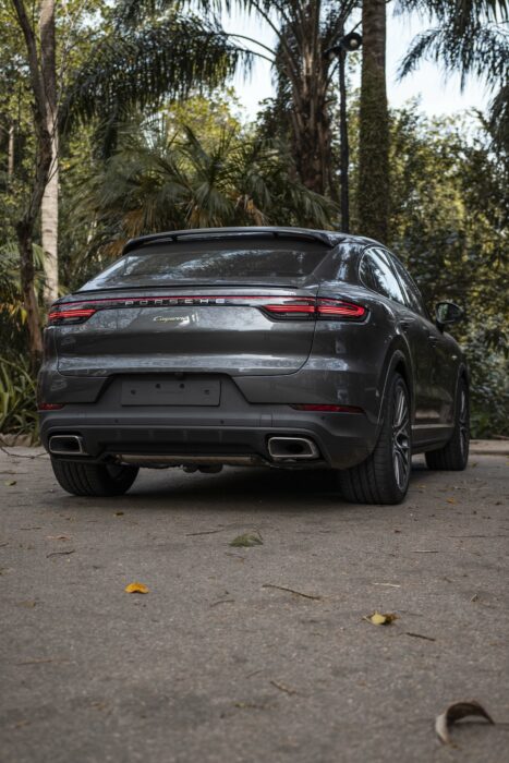 PORSCHE CAYENNE 2022 completo