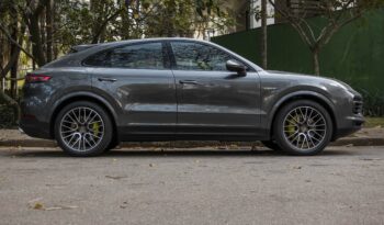 PORSCHE CAYENNE 2022 completo