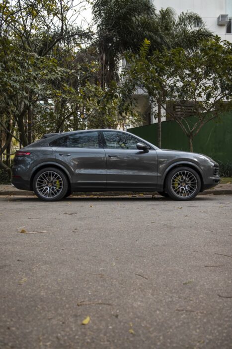 PORSCHE CAYENNE 2022 completo