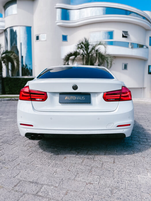 BMW 320i 2017 completo