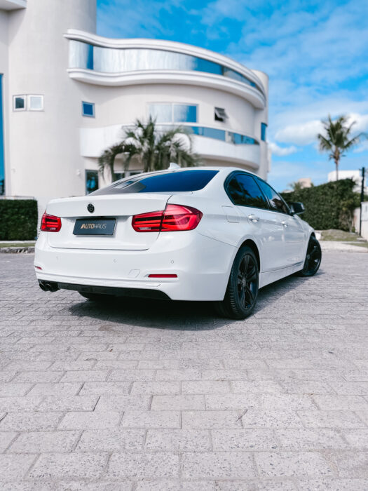 BMW 320i 2017 completo