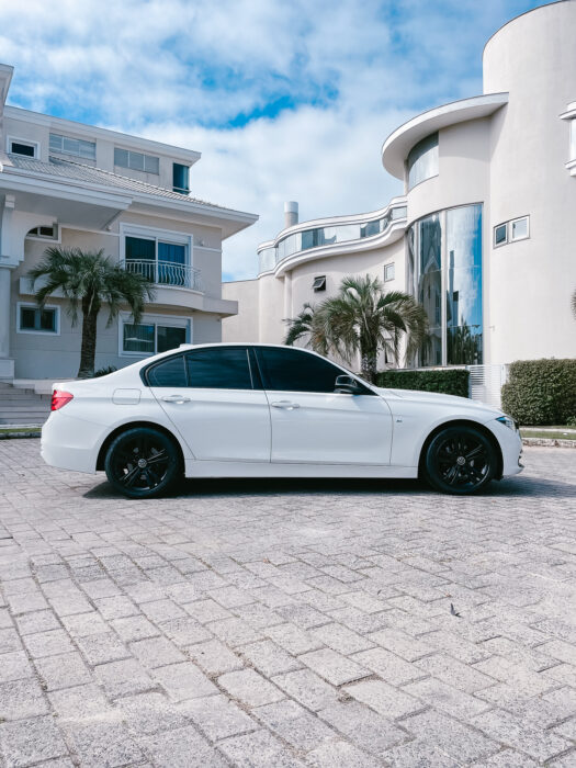 BMW 320i 2017 completo