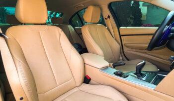 BMW 320i 2017 completo