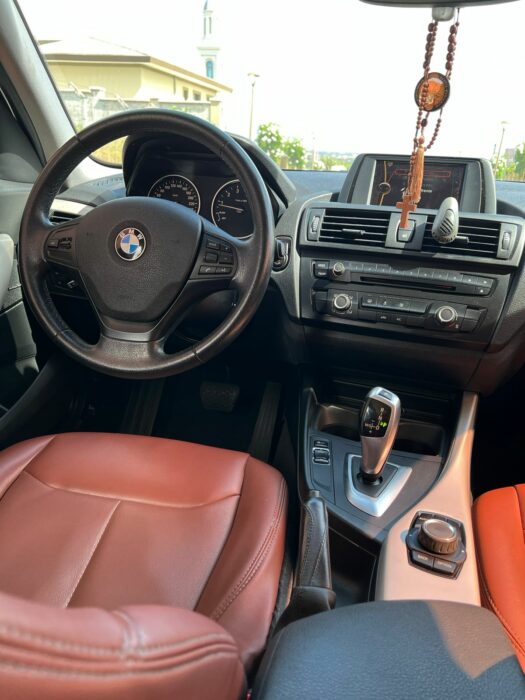 BMW 116i 2014 completo