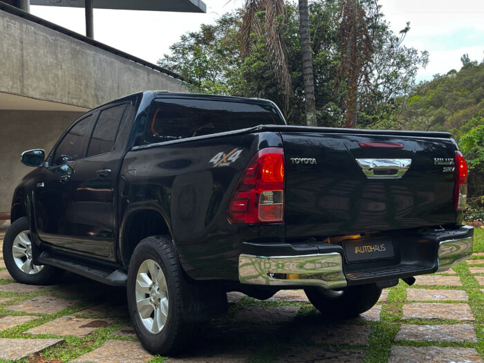 TOYOTA HILUX 2018 completo