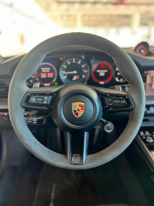 PORSCHE 911 2021 completo