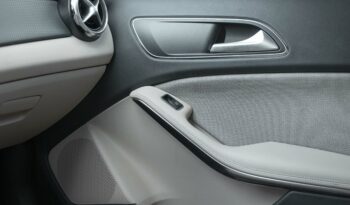 MERCEDES-BENZ GLA 200 2018 completo