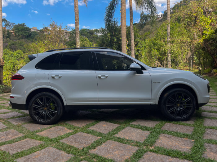 PORSCHE CAYENNE 2018 completo