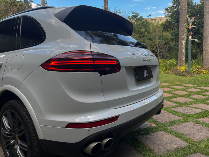 PORSCHE CAYENNE 2018 completo