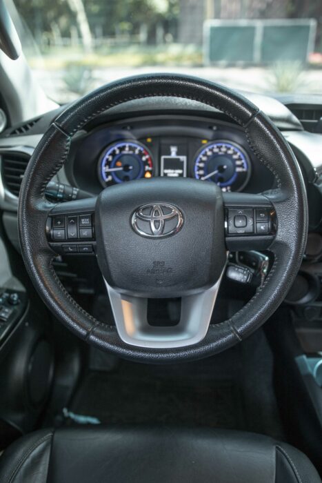 TOYOTA HILUX 2017 completo