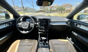 VOLVO XC40 2018 completo