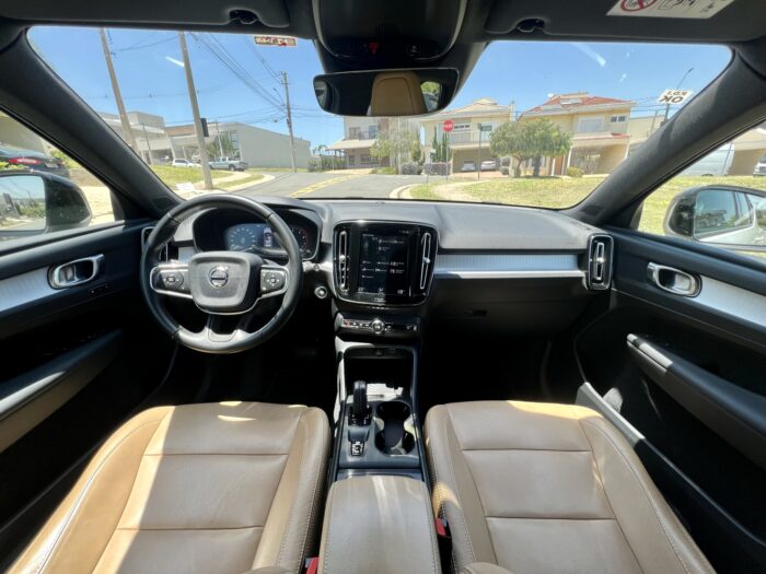 VOLVO XC40 2018 completo