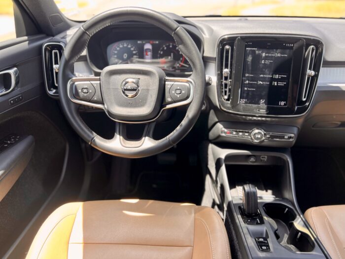 VOLVO XC40 2018 completo