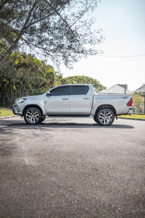 TOYOTA HILUX 2017 completo