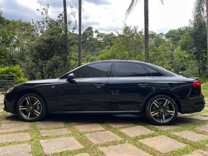 AUDI A4 SEDAN 2021 completo