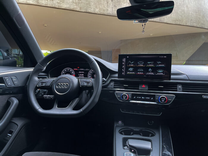 AUDI A4 SEDAN 2021 completo