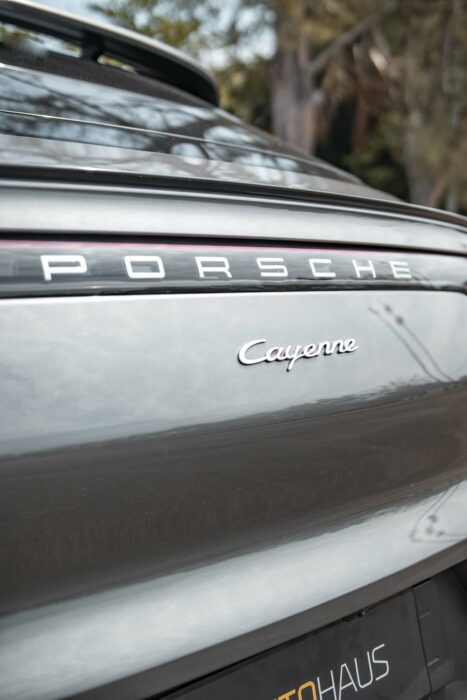 PORSCHE CAYENNE 2020 completo